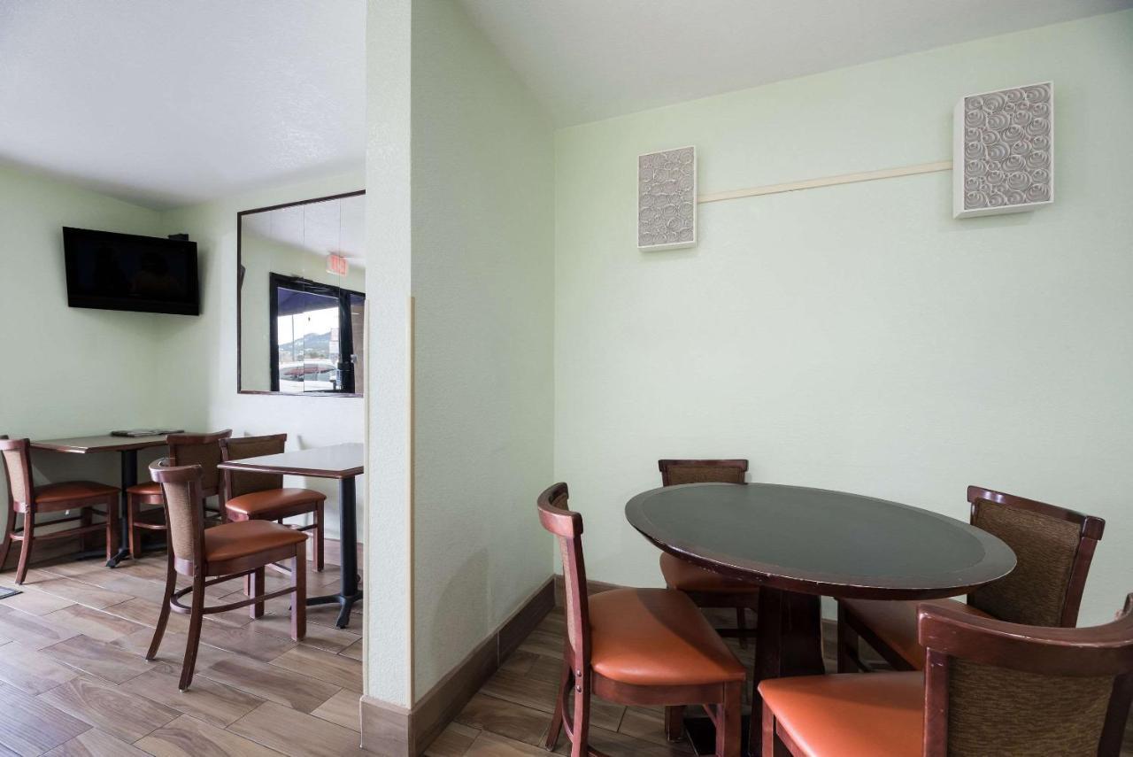 Econo Lodge Inn & Suites Williams - Grand Canyon Area Exterior foto